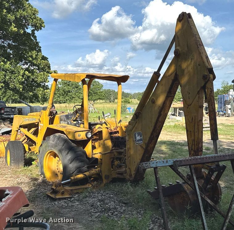 image for item DU9294 John Deere 500C backhoe