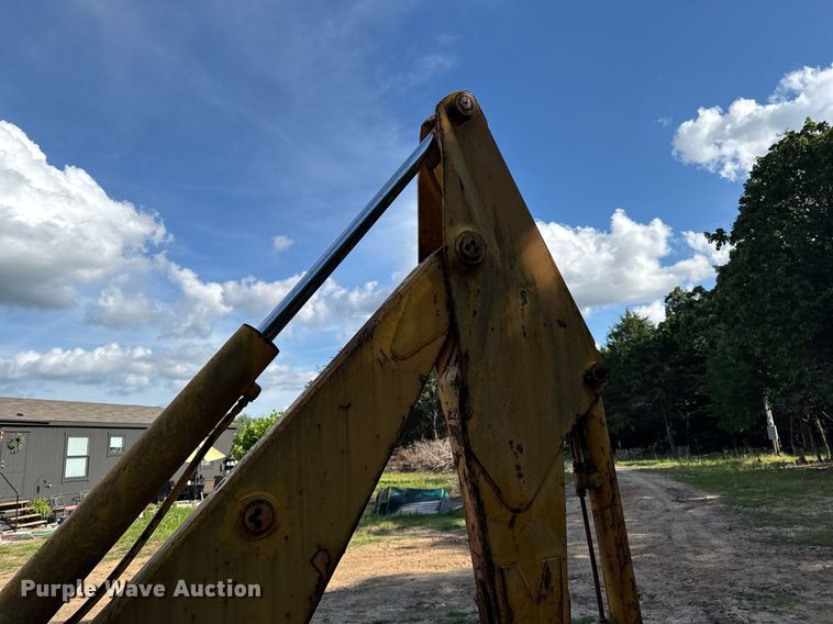 image for item DU9294 John Deere 500C backhoe