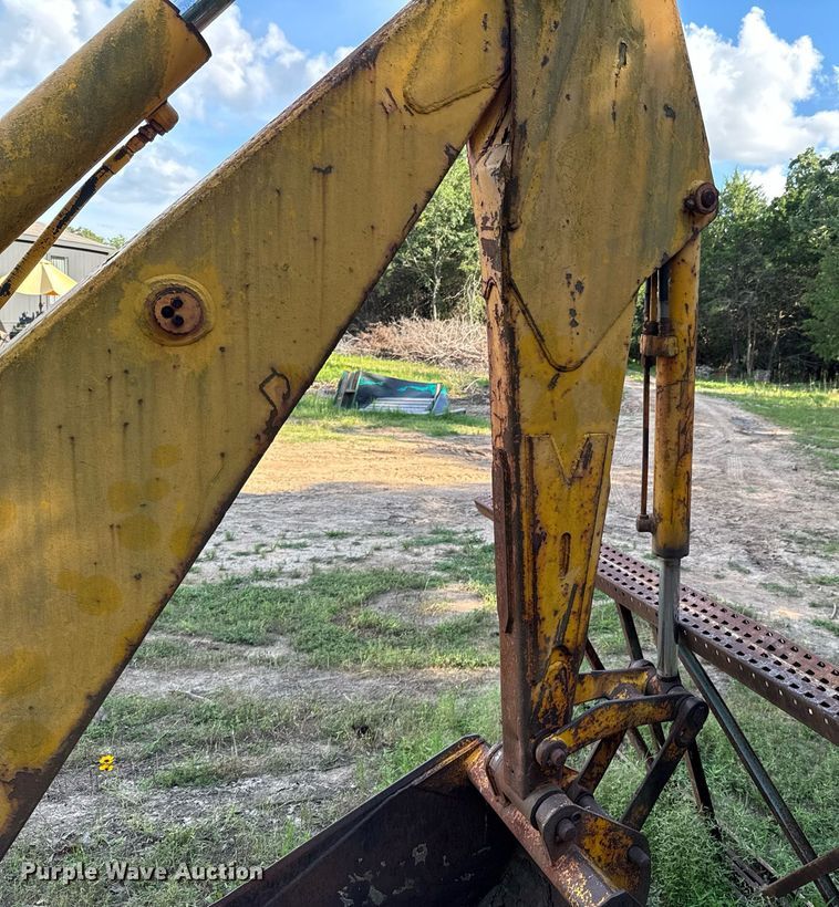 image for item DU9294 John Deere 500C backhoe