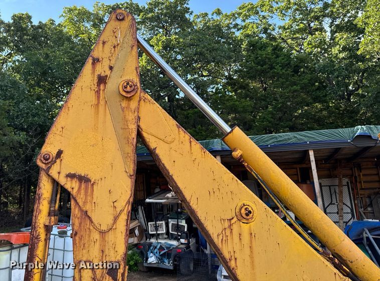 image for item DU9294 John Deere 500C backhoe