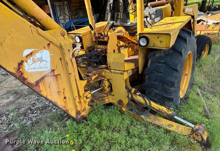 image for item DU9294 John Deere 500C backhoe