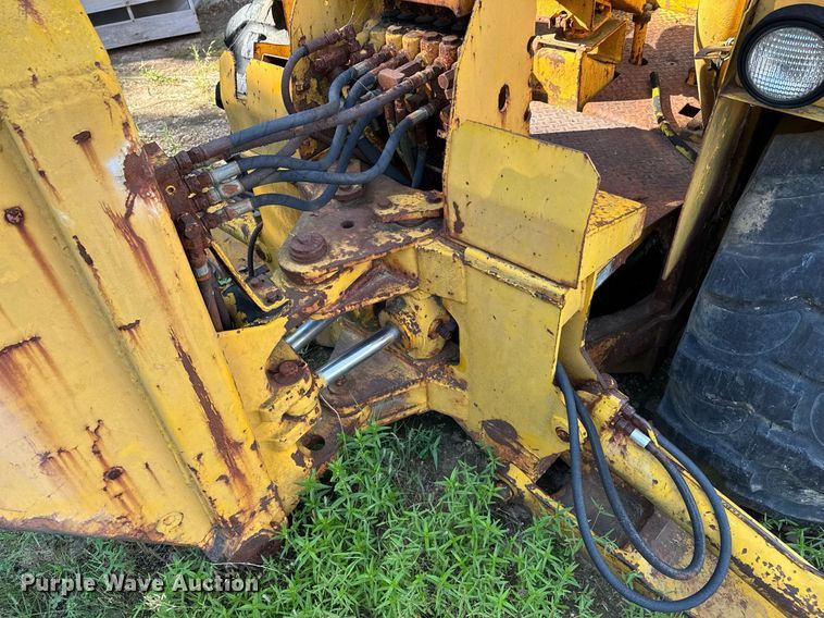image for item DU9294 John Deere 500C backhoe