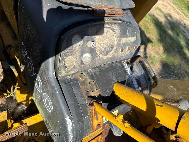 image for item DU9294 John Deere 500C backhoe