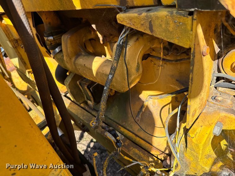 image for item DU9294 John Deere 500C backhoe