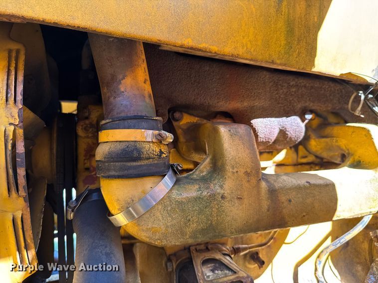 image for item DU9294 John Deere 500C backhoe