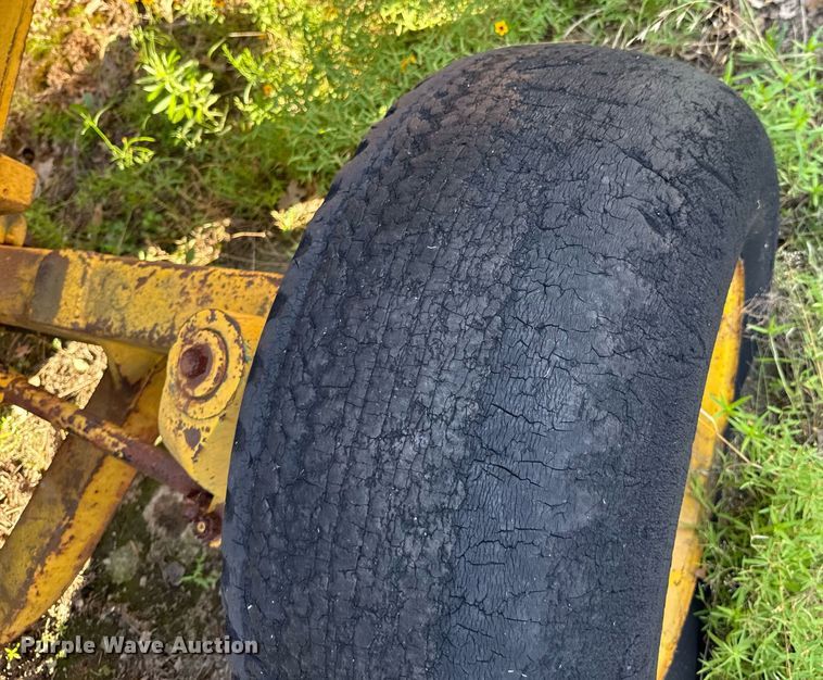 image for item DU9294 John Deere 500C backhoe