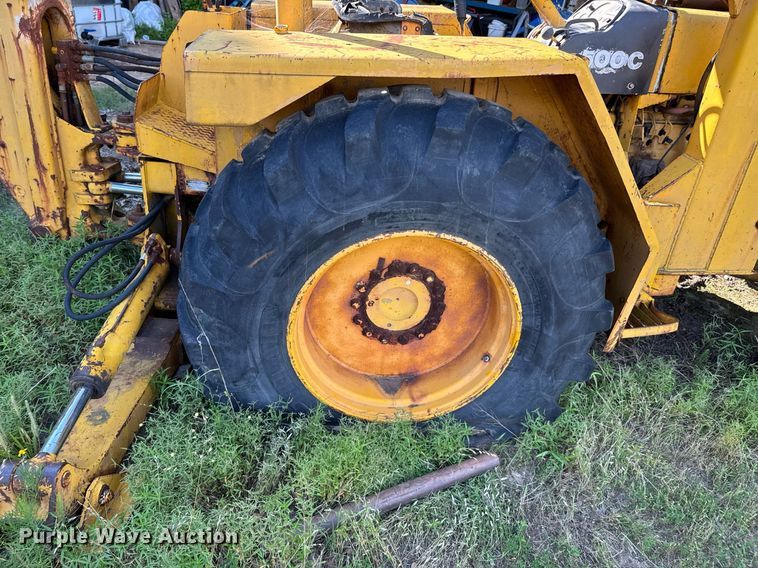 image for item DU9294 John Deere 500C backhoe