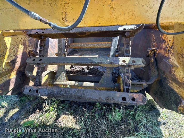 image for item DU9933 1979 Caterpillar 613B elevating scraper