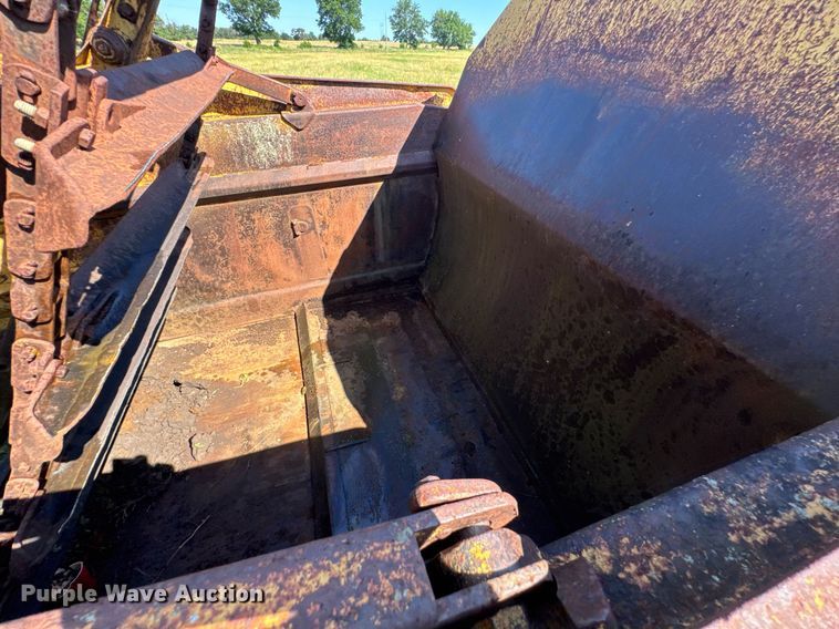 image for item DU9933 1979 Caterpillar 613B elevating scraper