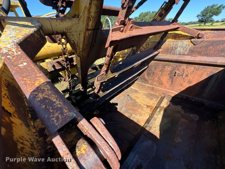 image for item DU9933 1979 Caterpillar 613B elevating scraper