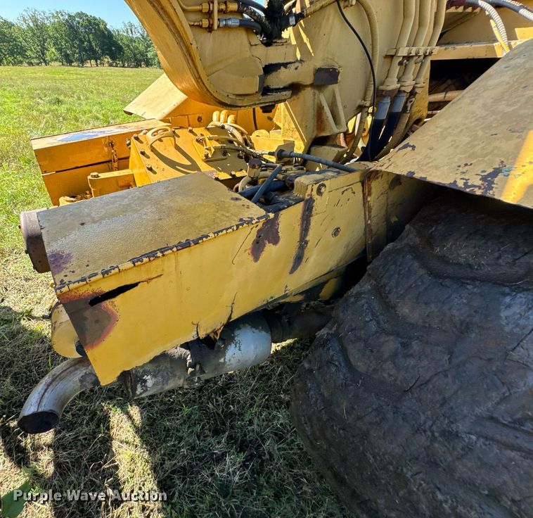 image for item DU9933 1979 Caterpillar 613B elevating scraper