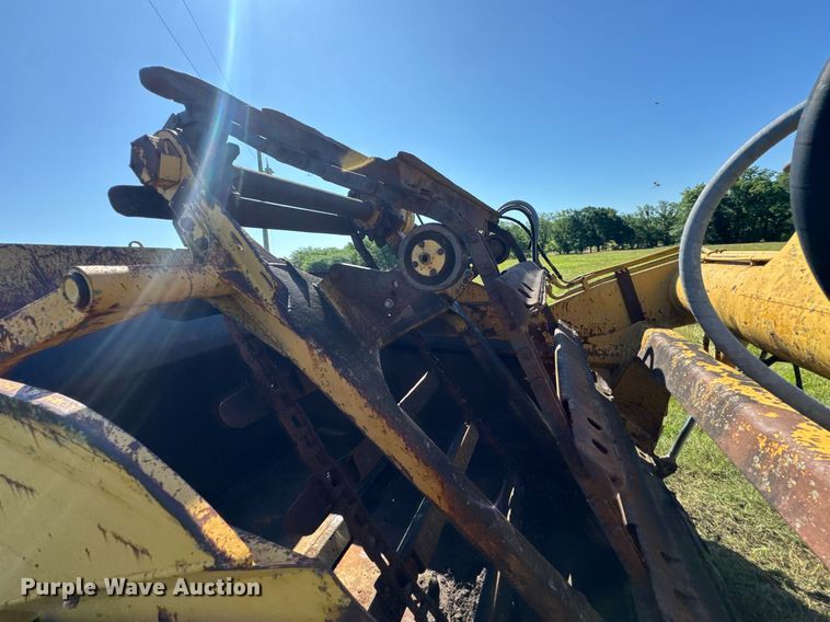 image for item DU9933 1979 Caterpillar 613B elevating scraper