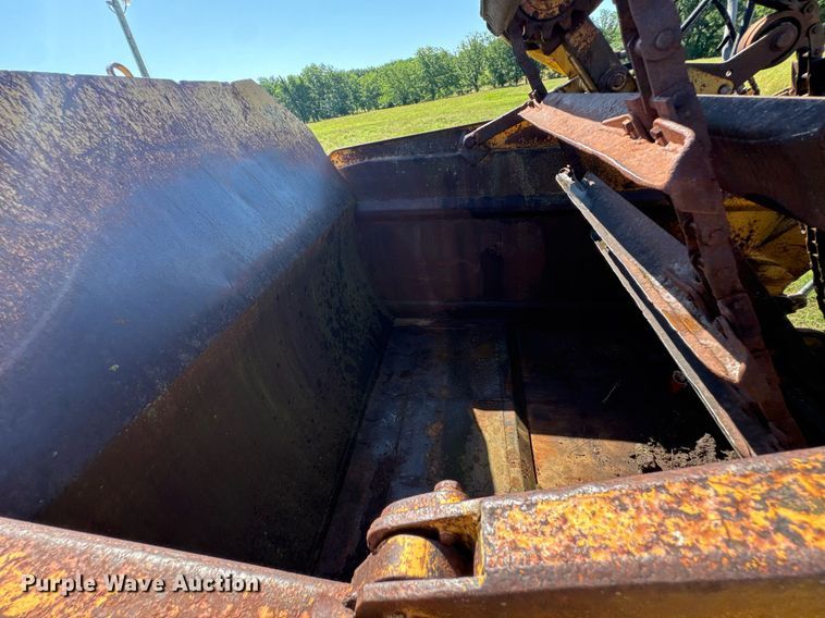 image for item DU9933 1979 Caterpillar 613B elevating scraper