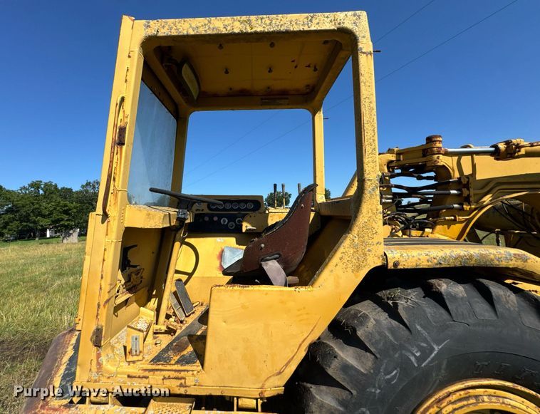 image for item DU9933 1979 Caterpillar 613B elevating scraper