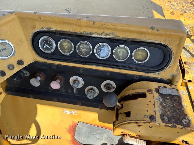 image for item DU9933 1979 Caterpillar 613B elevating scraper