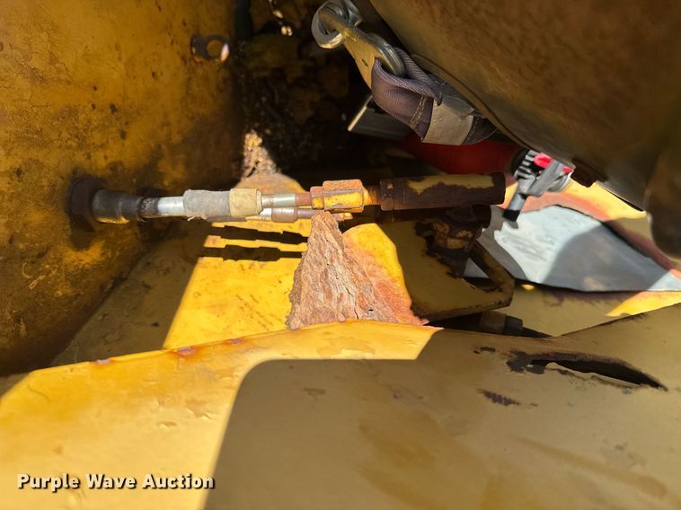 image for item DU9933 1979 Caterpillar 613B elevating scraper