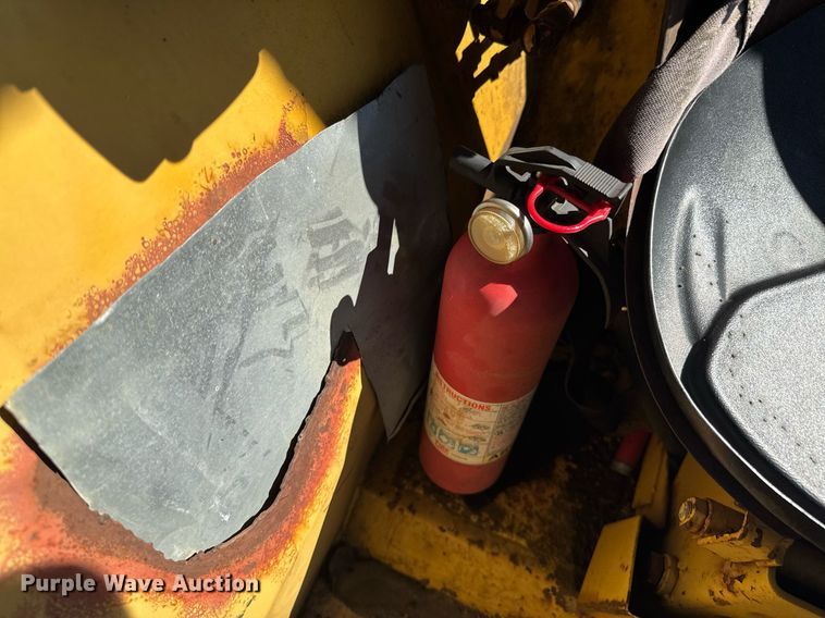 image for item DU9933 1979 Caterpillar 613B elevating scraper