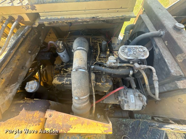 image for item DU9933 1979 Caterpillar 613B elevating scraper