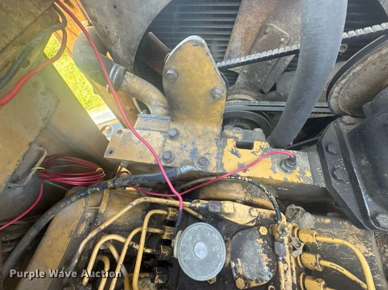 image for item DU9933 1979 Caterpillar 613B elevating scraper