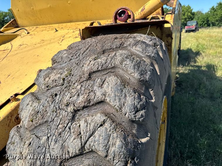 image for item DU9933 1979 Caterpillar 613B elevating scraper