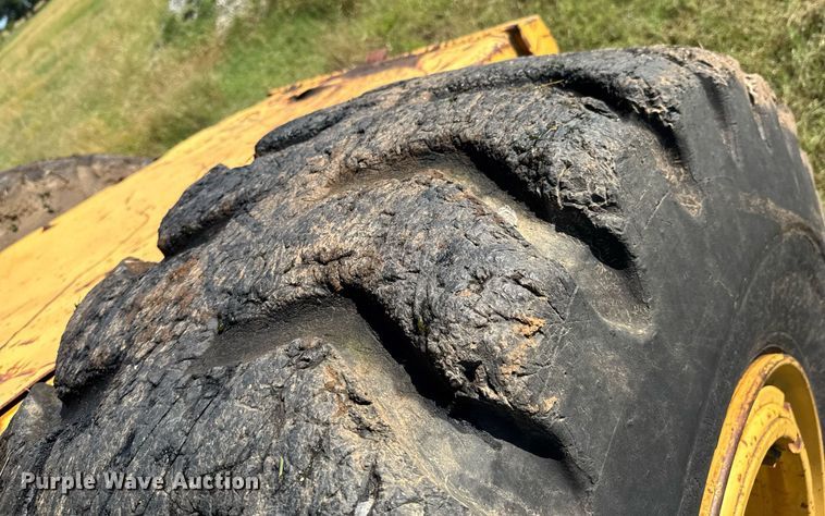 image for item DU9933 1979 Caterpillar 613B elevating scraper