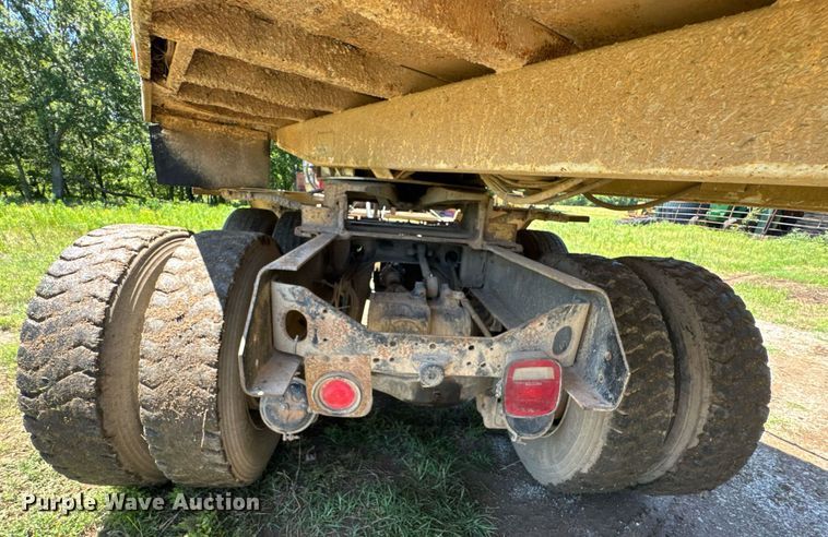 image for item DU9934 1999 Mack CH613 semi truck