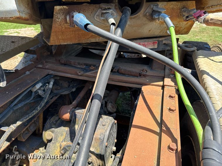 image for item DU9934 1999 Mack CH613 semi truck