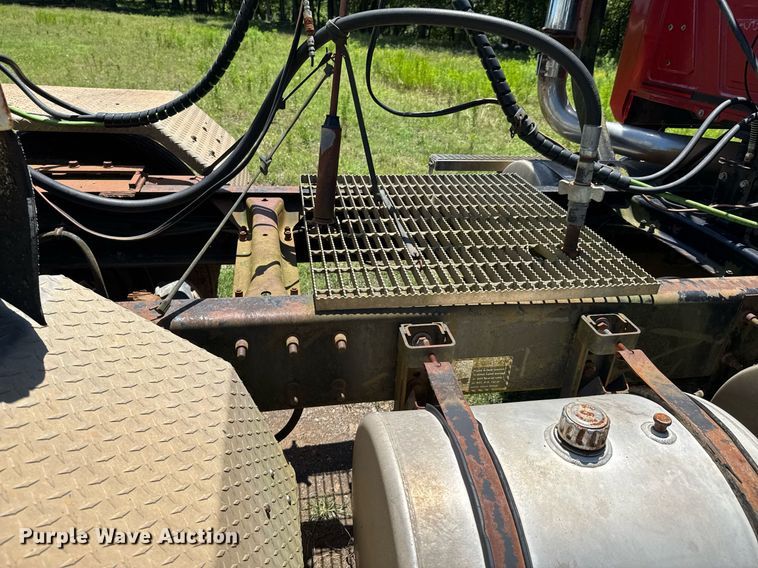 image for item DU9934 1999 Mack CH613 semi truck