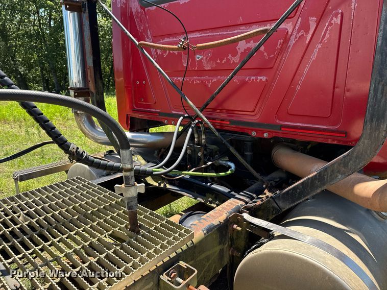 image for item DU9934 1999 Mack CH613 semi truck