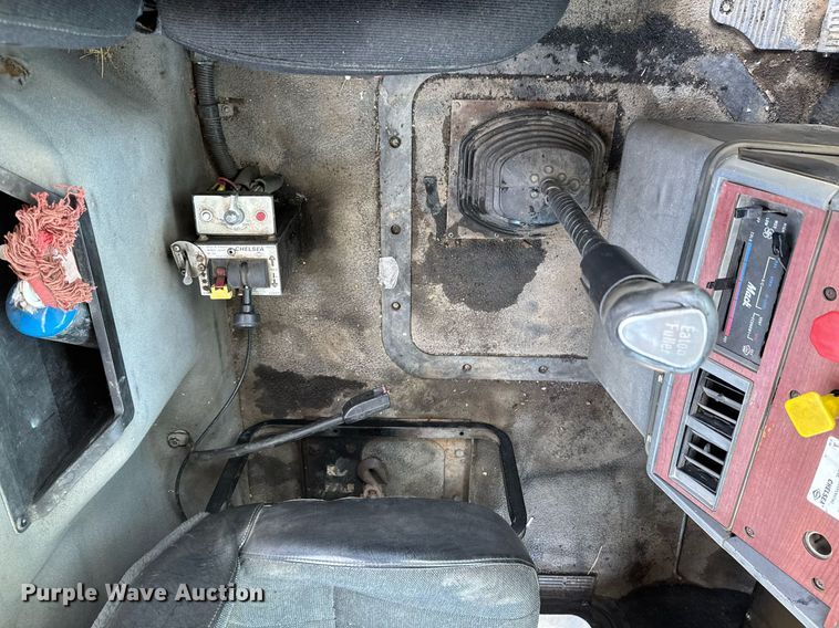 image for item DU9934 1999 Mack CH613 semi truck