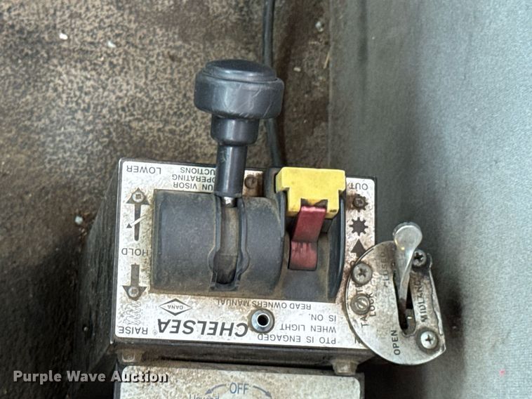 image for item DU9934 1999 Mack CH613 semi truck