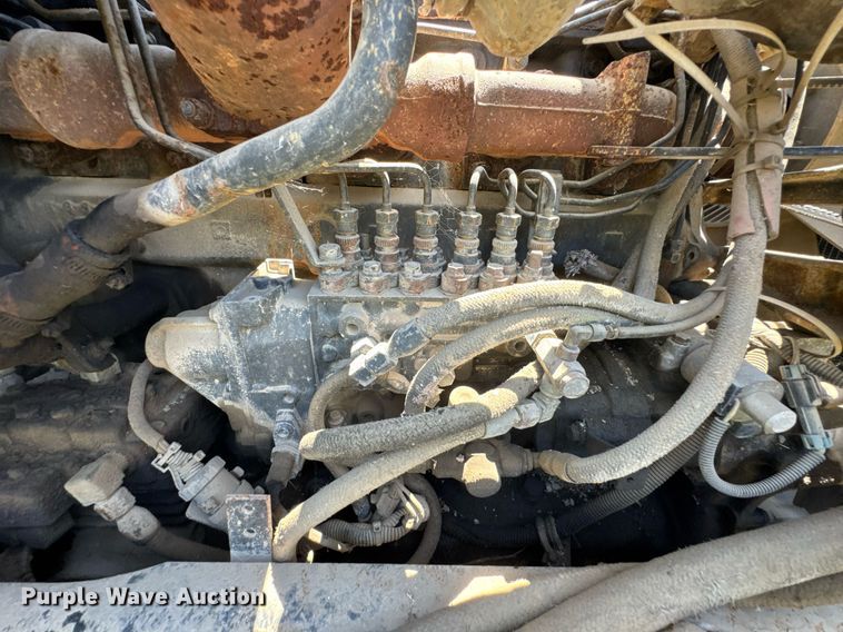 image for item DU9934 1999 Mack CH613 semi truck