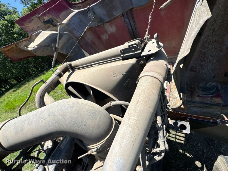 image for item DU9934 1999 Mack CH613 semi truck