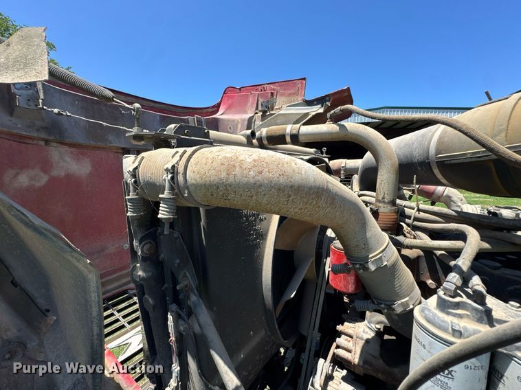 image for item DU9934 1999 Mack CH613 semi truck