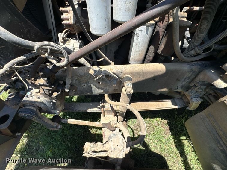 image for item DU9934 1999 Mack CH613 semi truck