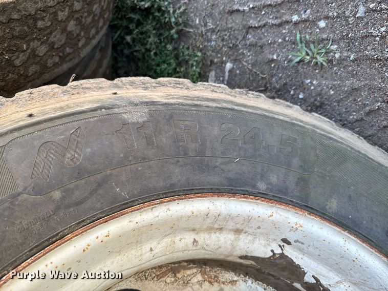 image for item DU9934 1999 Mack CH613 semi truck