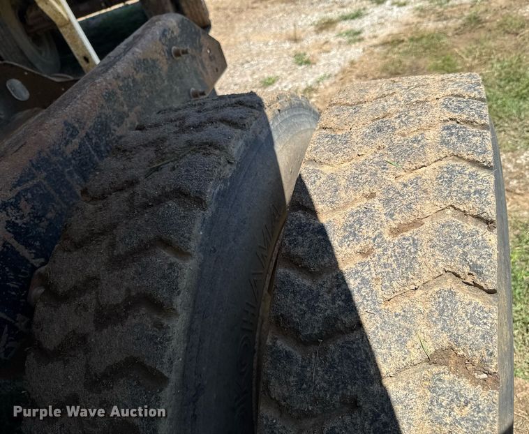 image for item DU9934 1999 Mack CH613 semi truck