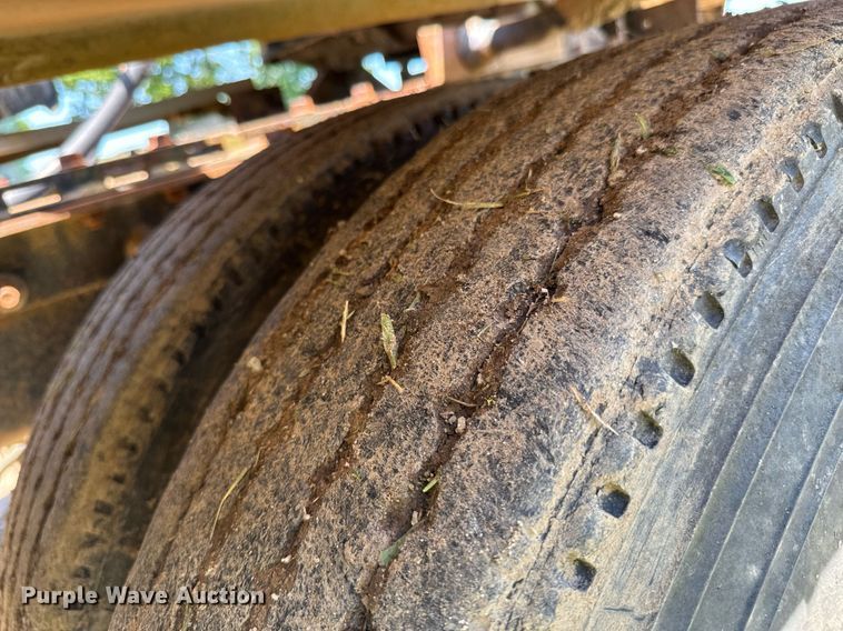 image for item DU9934 1999 Mack CH613 semi truck