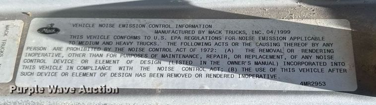 image for item DU9934 1999 Mack CH613 semi truck