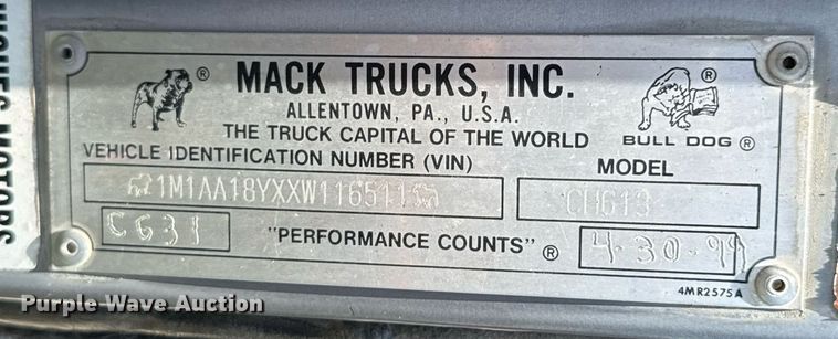 image for item DU9934 1999 Mack CH613 semi truck