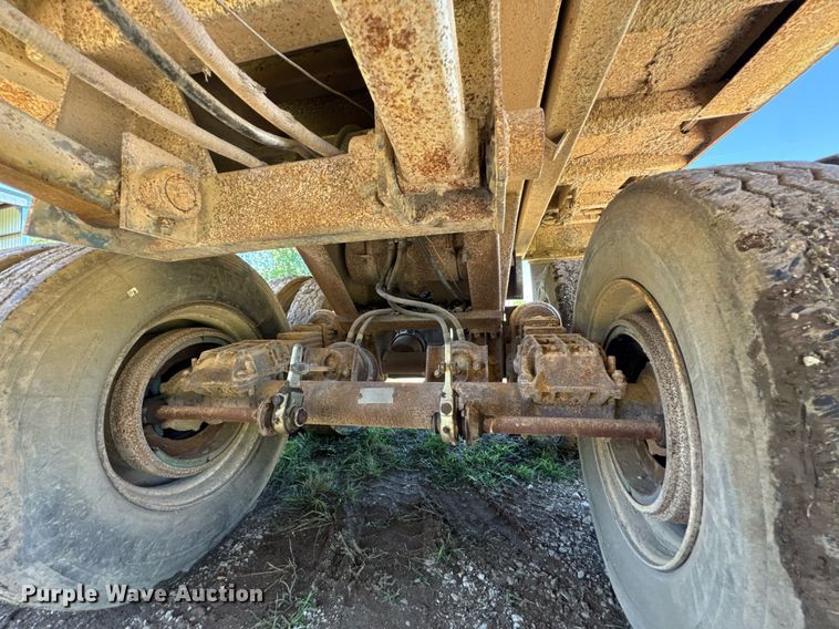 image for item DU9935 1992 Hibilt end dump trailer