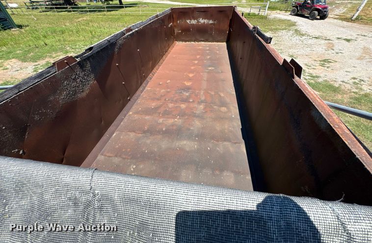 image for item DU9935 1992 Hibilt end dump trailer