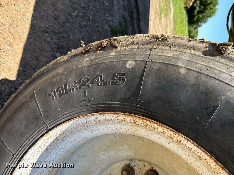 image for item DU9935 1992 Hibilt end dump trailer