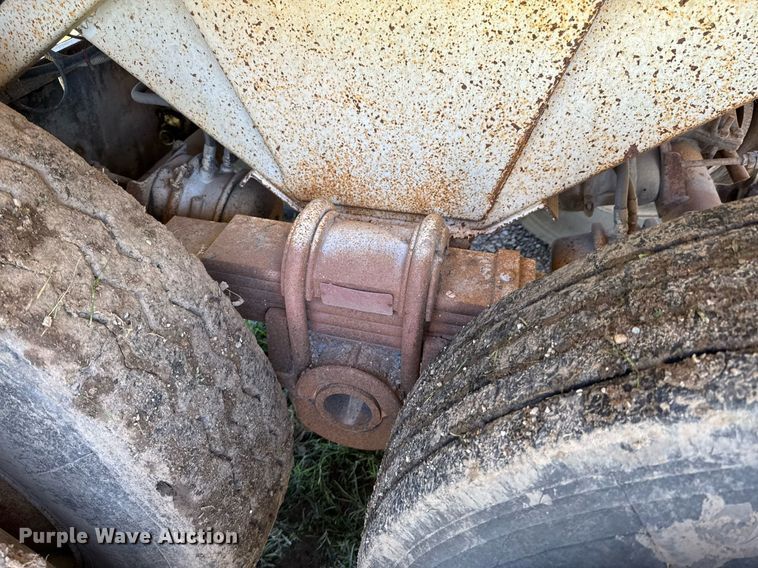 image for item DU9935 1992 Hibilt end dump trailer