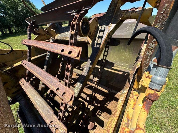 image for item DU9936 1980 Caterpillar 613B elevating scraper