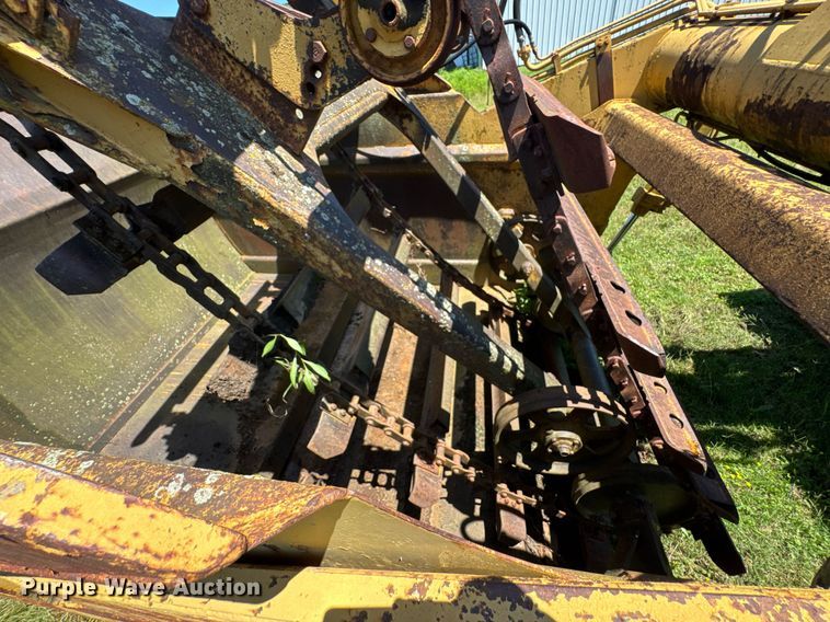 image for item DU9936 1980 Caterpillar 613B elevating scraper