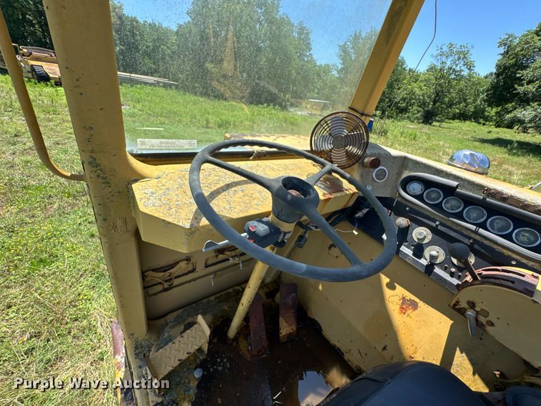 image for item DU9936 1980 Caterpillar 613B elevating scraper