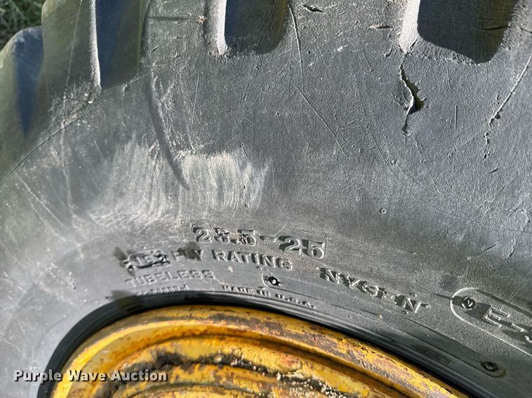 image for item DU9936 1980 Caterpillar 613B elevating scraper