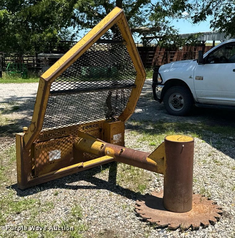 image for item DU9938 Ground Force skid steer tree saw