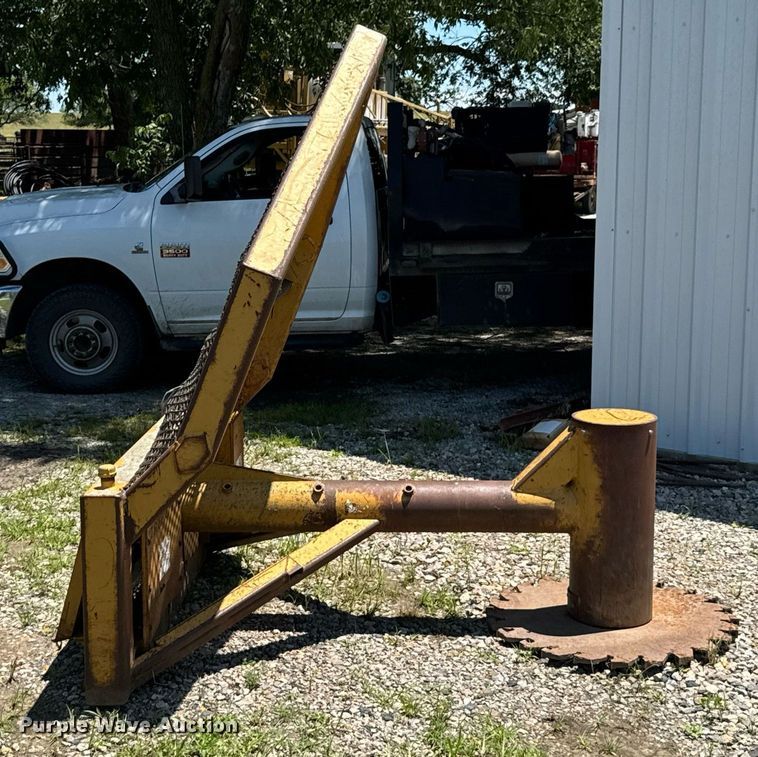 image for item DU9938 Ground Force skid steer tree saw